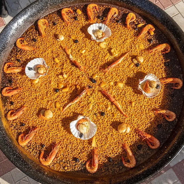 La Niña Valenciana Paella con mariscos