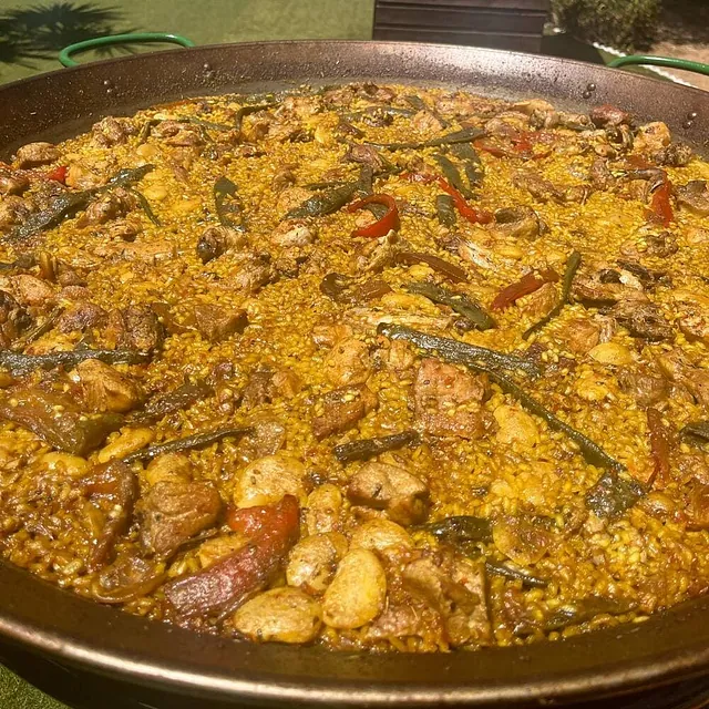 La Niña Valenciana paella con verduras